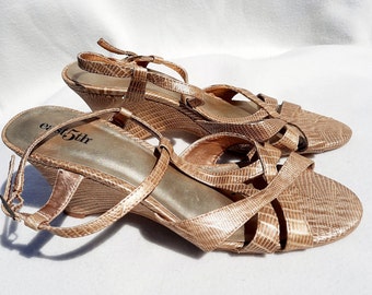 SZ  7M\Vintage WOMEN'S Tan East5th Sandals