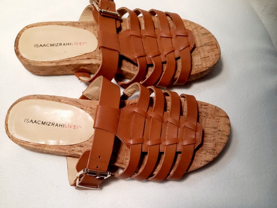 SZ  6 M\Vintage Isaac Mizrahi Live Tan Sandals - image 1