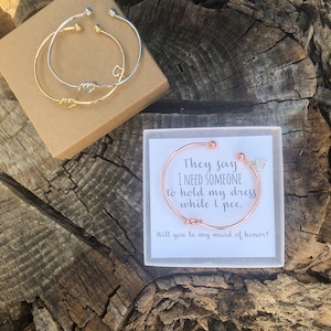 Tieni il mio vestito mentre faccio pipì, vuoi essere la mia damigella d'onore/proposta di matrimonio/oro/nodo/braccialetto con nodo/più set di braccialetti