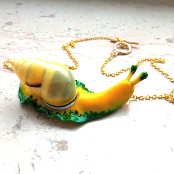 Snail Chain Shells Yellow Pet Pendant