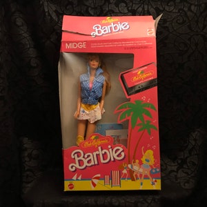 1987 Club California Midge DOLL 4442 by Mattel,  Original Box, Cassette, Visor, Flying Disc, Earrings, Hi-Top Tennis Shoes