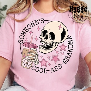 La abuela genial de alguien PNG, descarga digital, sublimación, sublimar, inteligente, divertida, calavera, esqueleto, skellie, café helado, familia,