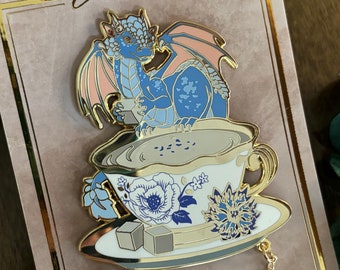 Épingle en émail de dragon de thé Earl Grey - épingle d'art fantastique pour les amateurs de thé - art de dragon lunatique