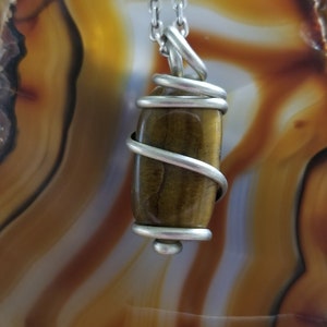 Wrapped Tiger&#39;s Eye pendant