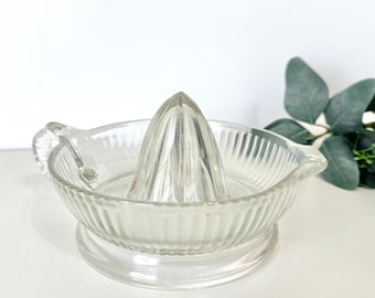 Vintage 1950s Clear Class Citrus Juicer, Manual Citrus Reamer Ribbed Basin & Thumb Handle