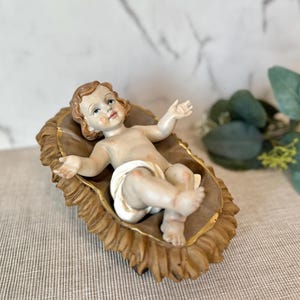 Vintage Malco Baby Jesus Christ in Crib 2 Piece Resin Christmas Nativity Statue