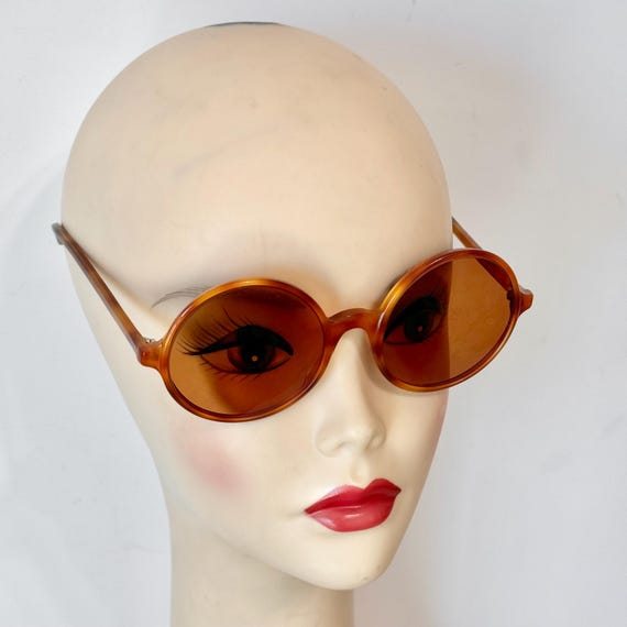 Vintage 1970s Tortoise Shell Round Oversized Sunglasses, Sir  display picture 1