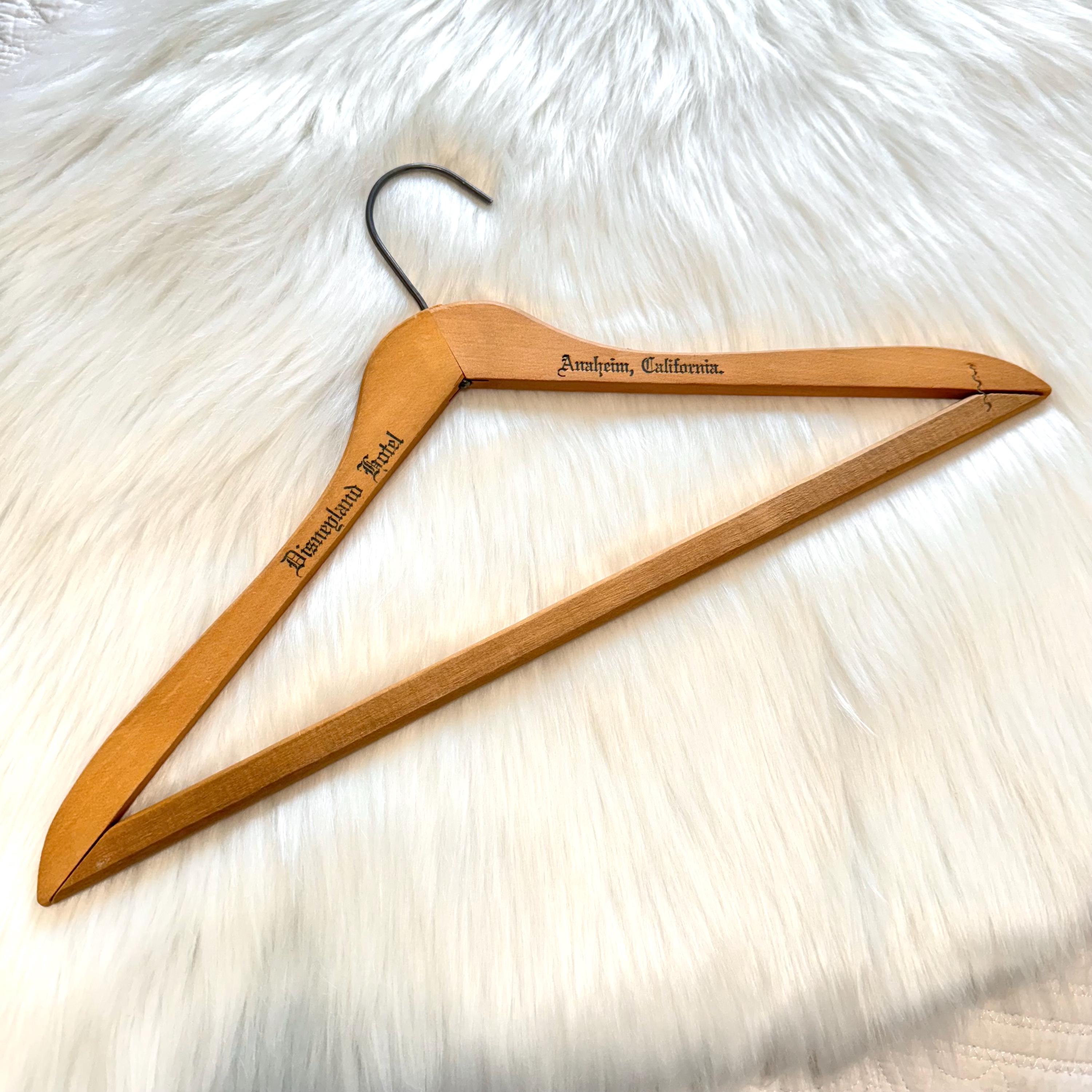 US vintageハンガーHiltonHotel 他グッドステンシル４本セット Vintage Hotel Wood Hangers - Etsy - Page 2