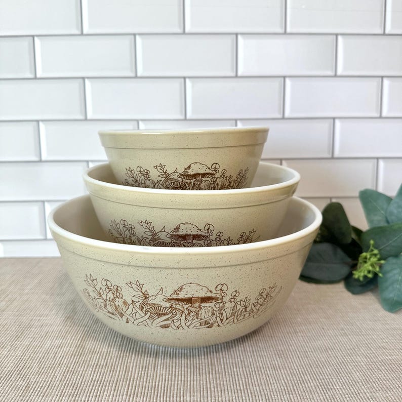 Pyrex 1980s Forest Fancies Mushroom Bowls, Set of 3 Kitchen Mixing Bowls/Nesting Bowls, Retro Mushroom Cottagecore Kitchen & Home Decor