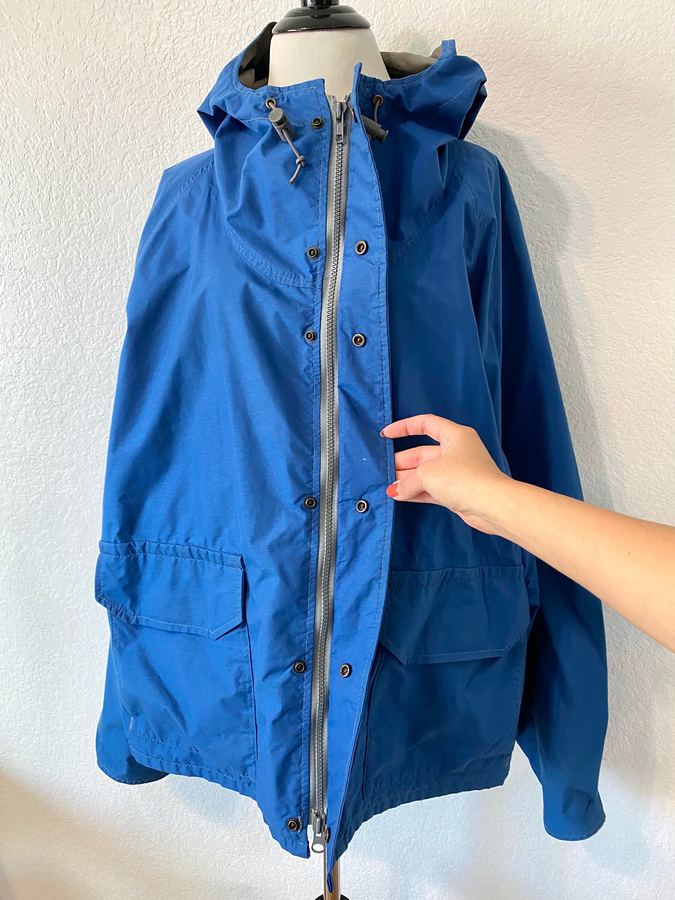 Vintage 80s Columbia Sportswear Gore-tex Blue Windbreaker Vintage 80s Columbia Sportswear Gore-tex Blue Windbreaker