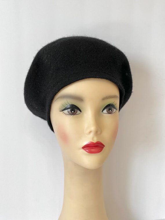 Vintage 1980s Black Wool Beret, Hats & Head Acces… - image 2
