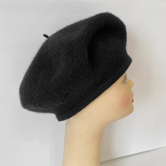 Vintage 1980s Black Wool Beret, Hats & Head Acces… - image 3