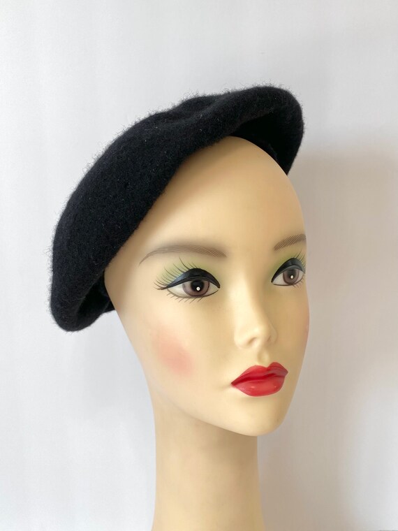 Vintage 1980s Black Wool Beret, Hats & Head Acces… - image 6