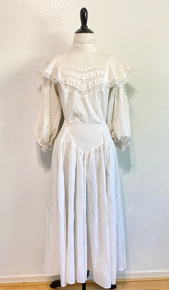 Vintage 70s Victorian Style High Neck White Lace … - image 3