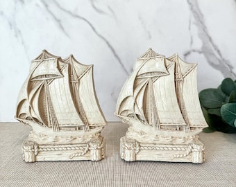 Vintage Clipper Ship Bookends, Syroco Ship Faux Wood Bookend Pair, Made in the USA, Coastal / Nautical Home & Office Decor