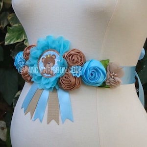 Baby Shower de oso azul, faja de flores de color marrón azulado de oso de peluche, broche de ramillete de oso de peluche, futura mamá oso, príncipe mamá oso