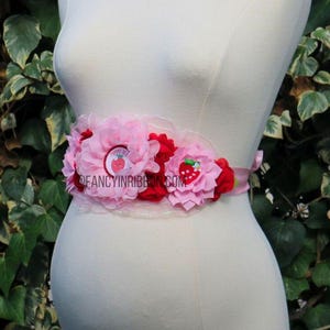 Strawberry Baby Shower Mommy to be Sash, Spring Maternity Sash for Mommy to be, Red Pink Strawberry Baby Shower Sash sweet berry fresa