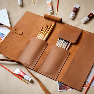 Leather paint brush roll, Personalized artist roll, Paint brush case, Leather brush holder, Custom Gift for artist, Travel brush roll