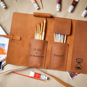 Personalized Leather paint brush roll, Paint brush holder, Handmade Brush case, Christmas Gift for artists, Paint brush roll for art brushes