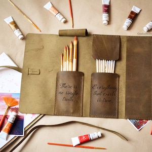 Handmade Leather Brush Holder - Chic Storage Solution for Artists - Gift-Worthy Art Supplies Organizer - Custom Roll-Up Case for Brushes