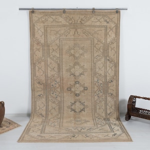 6x9 Vintage Rug, Beige Oushak Rug, Distressed Rug, Anatolian Rug, Neutral Rug, Antique Rug, Low Pile Rug, Turkish Rug, Living Room Rug, 1594