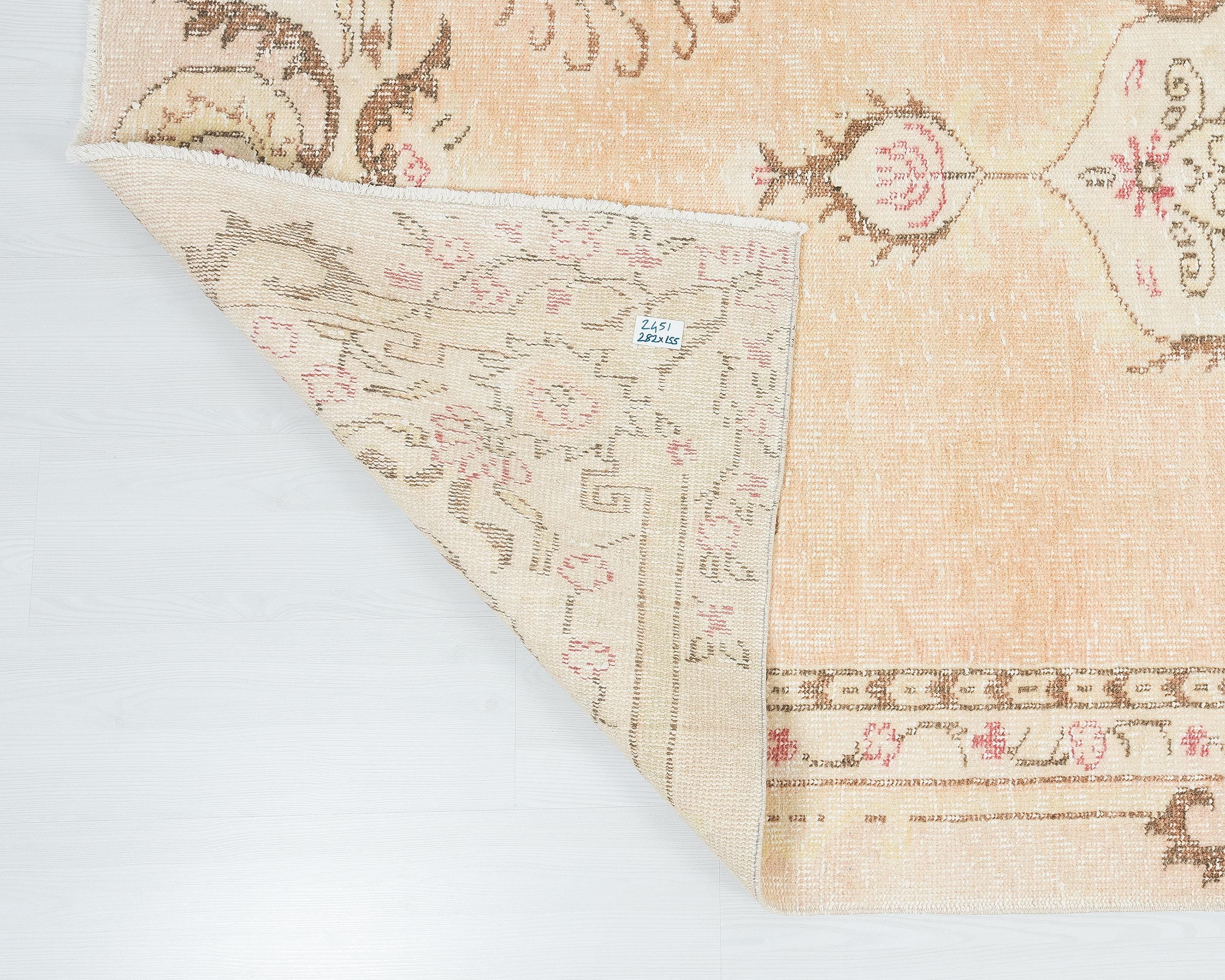 5x9 ヴィンテージ トルコ ウシャク ラグ：花柄アナトリア エリア ラグ