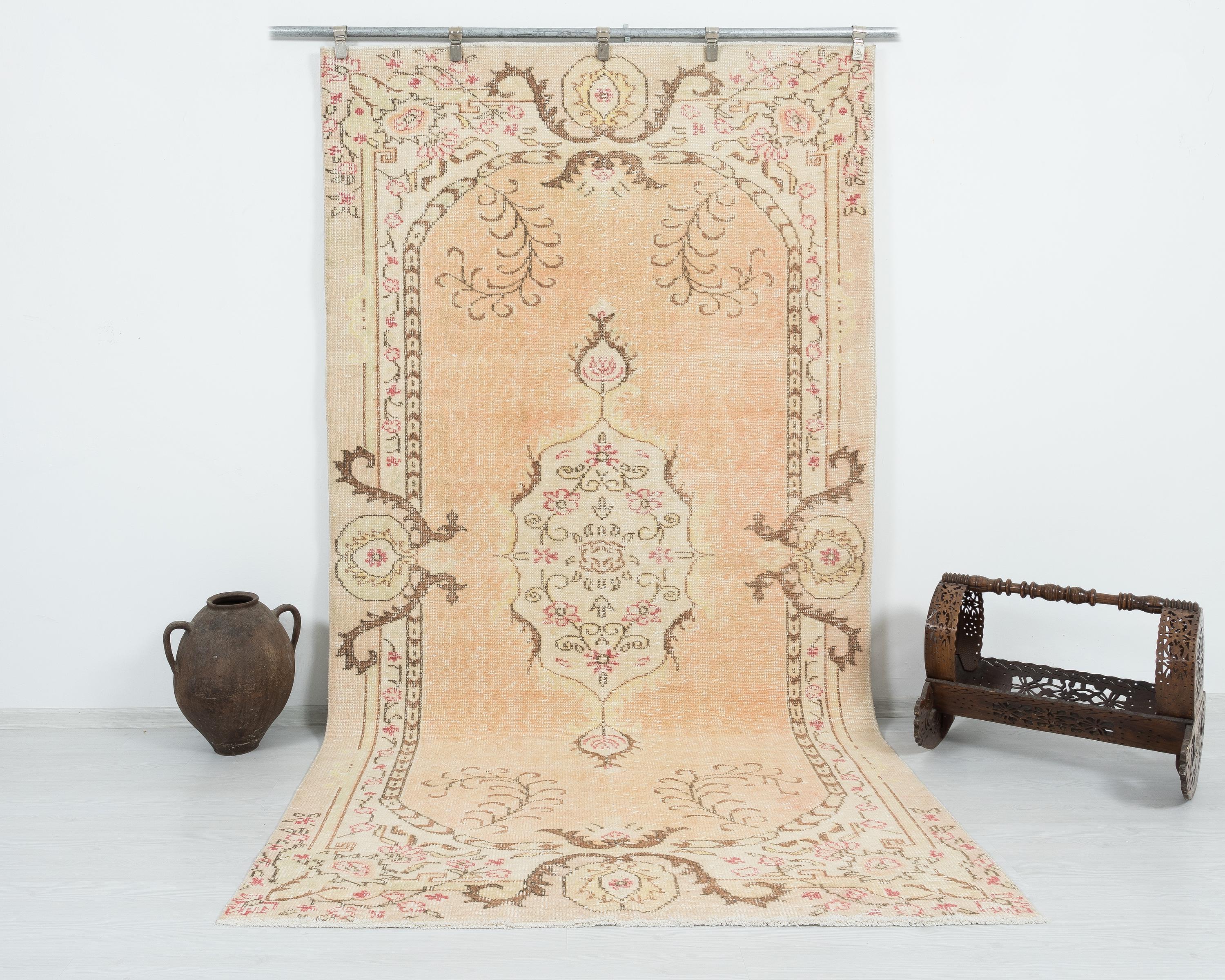 花柄ラグ・トルコラグ　ヴィンテージ　アナトリア 5x9 ヴィンテージ トルコ ウシャク ラグ：花柄アナトリア エリア ラグ