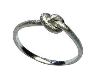 Knotenring aus Sterlingsilber, Goldschmiedearbeit