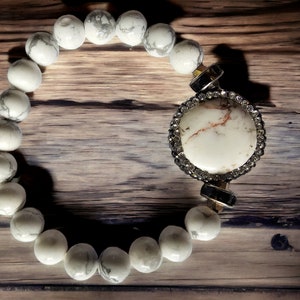 Howlith disc Armband