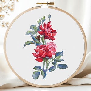 Patrón de punto de cruz de rosas en PDF, ramo de flores de jardín, rosas rojas, plantas florales, acuarela, gráfico colorido contado, descarga instantánea