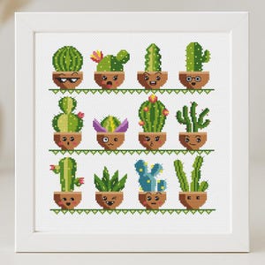 Puede incluir: Un patrón de punto de cruz con 12 cactus diferentes en macetas con caras lindas. Cada cactus tiene una expresión diferente, incluyendo feliz, triste, sorprendido y enojado. El patrón es perfecto para principiantes en punto de cruz.
