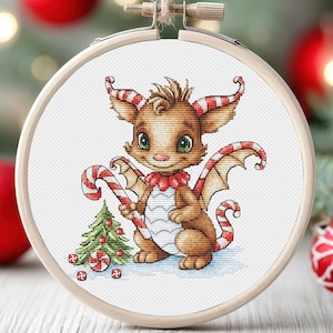 クリスマス ドラゴン クロスステッチ パターン キャンディケイン 冬 新年 動物 かわいい グリーン ベビー キッズ デコレーション アート カウント PDF 即時ダウンロード