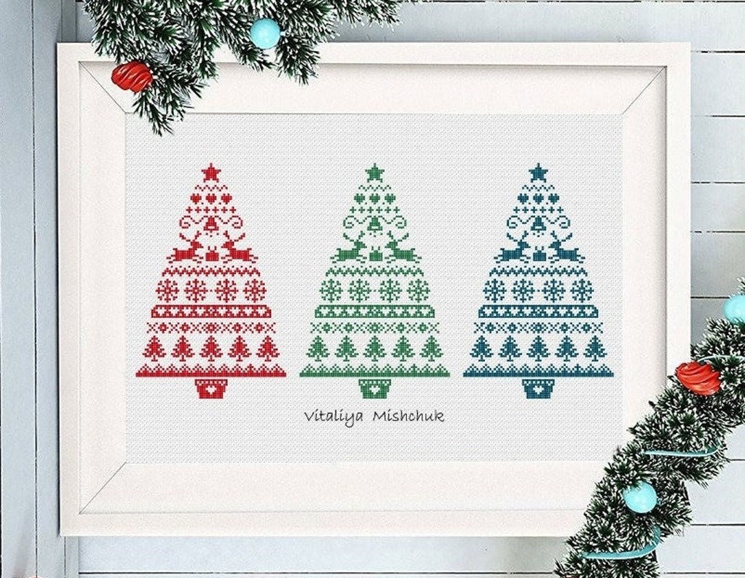 Christmas Ornaments Counted Cross Stitch Pattern Book: Easy, Fast, and Small Holiday Needlepoint Designs | for Beginners