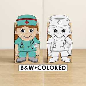 K&ouml;nnte beinhalten: Zwei Papiergeschenkt&uuml;ten mit einem Cartoon-Krankenschwester-Design. Eine T&uuml;te ist farbig mit einer t&uuml;rkisfarbenen Uniform, einem roten Kreuz auf dem Hut und einem Stethoskop. Die andere T&uuml;te ist eine Schwarz-Wei&szlig;-Version desselben Designs. Der Text "HAPPY PAPER TIME" ist auf beiden T&uuml;ten sichtbar. Der Text "B&W+COLORED" befindet sich unten.