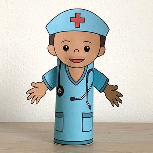 K&ouml;nnte beinhalten: Eine Papierfigur einer Krankenschwester mit einer blauen Uniform, einem roten Kreuz auf ihrem Hut und einem Stethoskop. Die Krankenschwester hat braune Haut und ein l&auml;chelndes Gesicht.