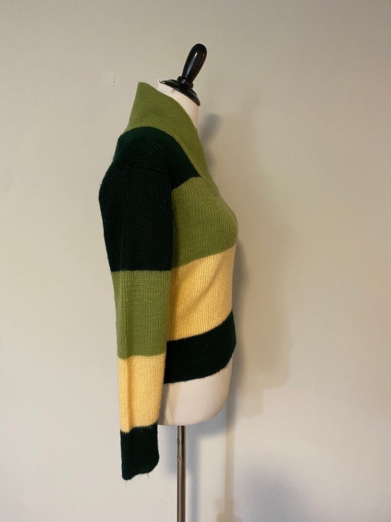 70s Green and Cream Shawl Neck Sweater - image 5