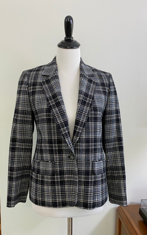 1990s Black and Gray Tartan Plaid Petite Pendleton