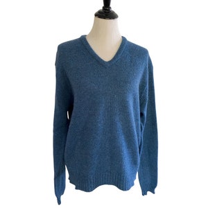 1960s 1970s Blue Wool V-Neck Jantzen Scotch Tumbler Sweater