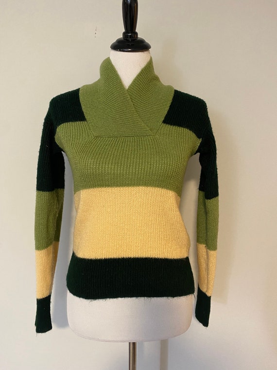 70s Green and Cream Shawl Neck Sweater - image 2