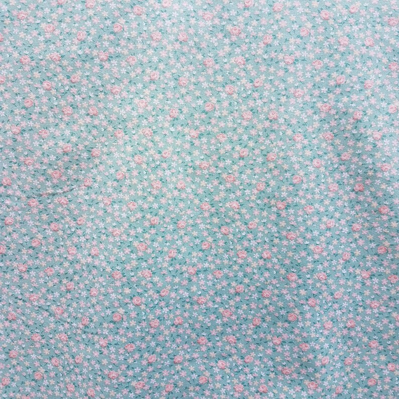 VW0752 Tiny Print Floral 23 Yard Vintage Fabric Apparel Fabric Calico Floral Print Quilt Fabric