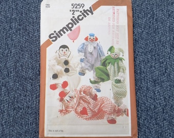 Stuffed Clown Doll Pattern, Vintage Decorative Clown, Four Styles Retro Clowns, Simplicity 5259, Vintage OOP UNCUT Pattern - VP4637