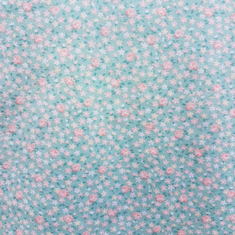 VW0752 Tiny Print Floral 23 Yard Vintage Fabric Apparel Fabric Calico Floral Print Quilt Fabric