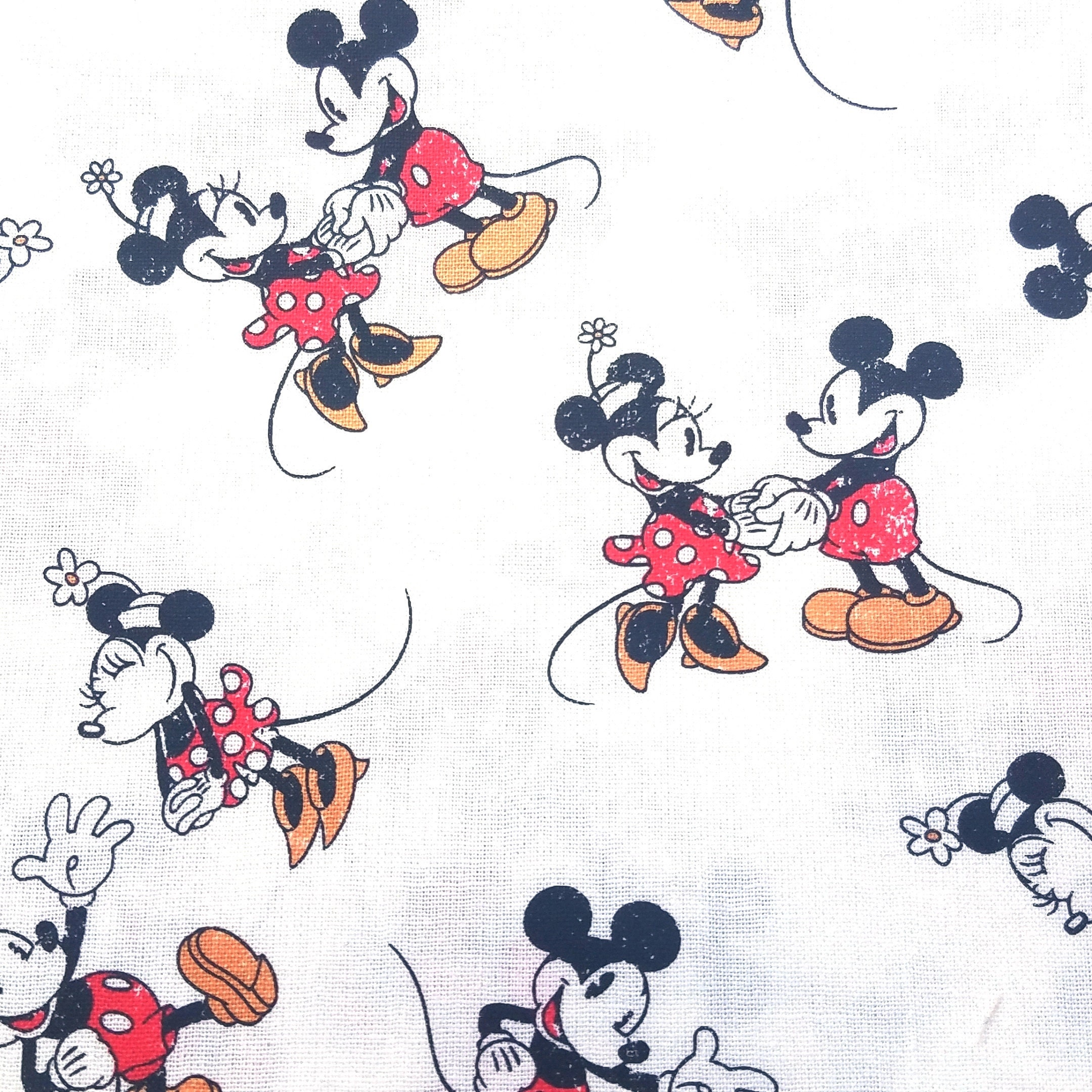 Disney Mickey & Minnie Mouse Fabric-1/4 Yards 9 x 42-100% Cotton-Licensed