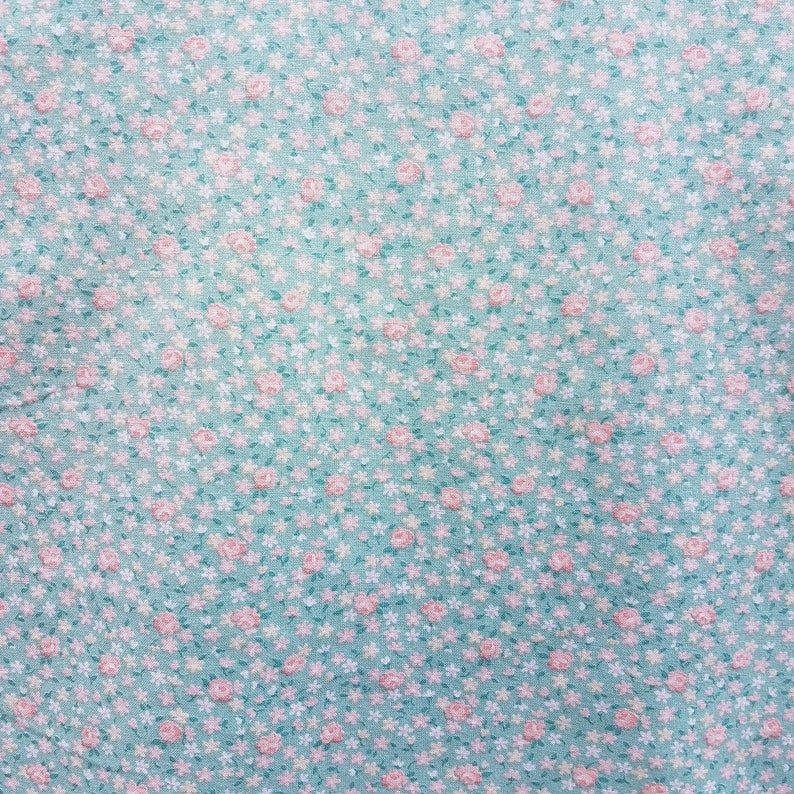 VW0752 Tiny Print Floral 23 Yard Vintage Fabric Apparel Fabric Calico Floral Print Quilt Fabric