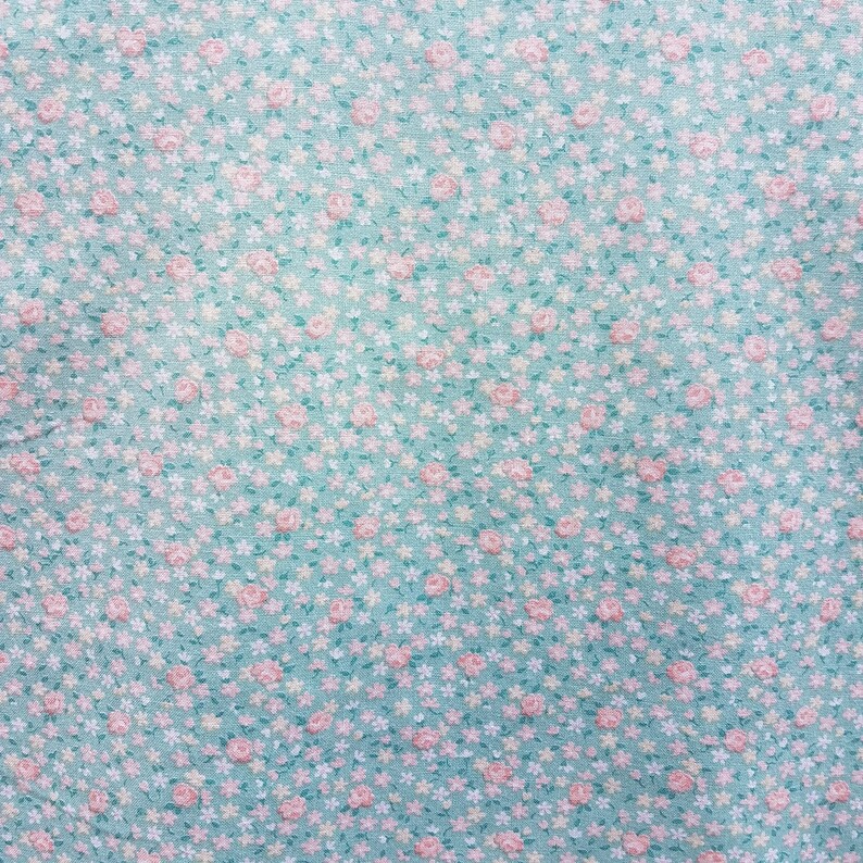 VW0752 Tiny Print Floral 23 Yard Vintage Fabric Apparel Fabric Calico Floral Print Quilt Fabric