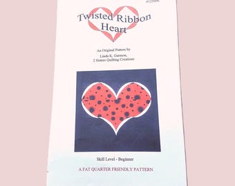Heart Quilt Block Pattern, Twisted Ribbon Heart, by Linda Garmon, Pillow or Wall Quilt Pattern - QP0478