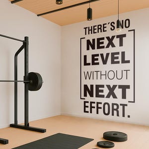 Motywująca naklejka ścienna z cytatem fitness na siłownię - „Nie ma następnego poziomu bez kolejnego wysiłku” - minimalistyczna sztuka z wycinanego winylu