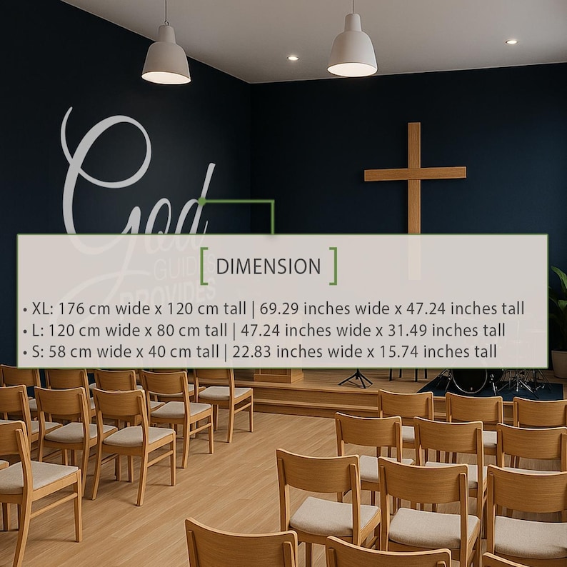 Op de afbeelding: Een kerkinterieur met houten banken en een kruis aan de muur. De muur is donkerblauw geverfd en het woord "God" staat in wit erop. De tekst onder het woord "God" luidt "[DIMENSION]". De tekst onder het woord "[DIMENSION]" geeft de afmetingen van de kerk in centimeters en inches.