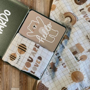 Kit Mussola e Carte Nascita COZY. Primo anno foto primi ricordi con scatola di latta. Idea regalo Nascita/Baby Shower- PERSONALIZZABILE