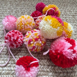 Love and light yarn pom pom garland